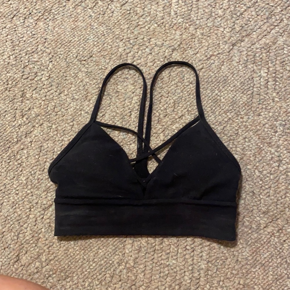 Black Lululemon sports bra
